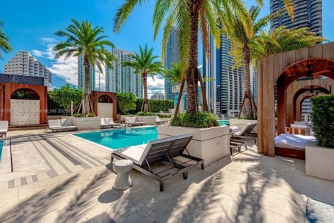 Снять в аренду кондоминиум в Майами, Флорида 1 спальня, 80.27м2, № 1971864 - фото 2