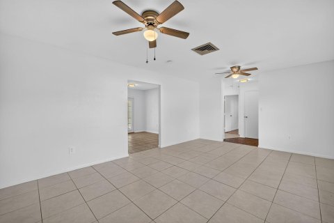 Casa en venta en St. Lucie, Florida, 3 dormitorios, 116.13 m2 № 2077795 - foto 5
