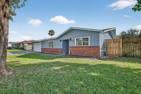 Casa en venta en St. Lucie, Florida, 3 dormitorios, 116.13 m2 № 2077795 - foto 2