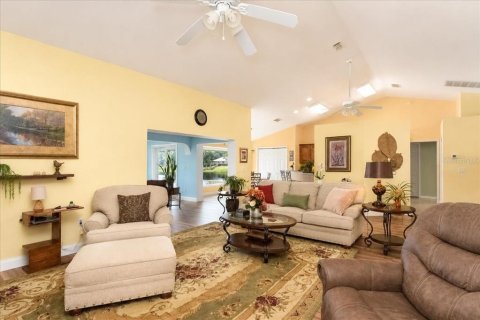 House in Silver Springs Shores, Florida 3 bedrooms, 231.42 sq.m. № 2227271 - photo 14