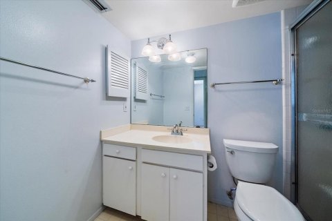 Condo in Bradenton, Florida, 2 bedrooms № 2204846 - photo 17