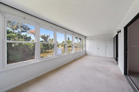 Condo in Bradenton, Florida, 2 bedrooms № 2204846 - photo 4