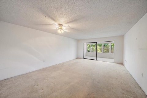 Condo in Bradenton, Florida, 2 bedrooms № 2204846 - photo 11