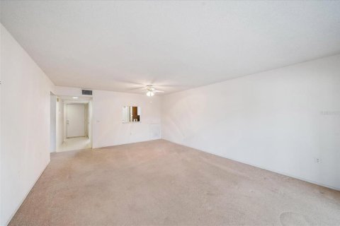 Condo in Bradenton, Florida, 2 bedrooms № 2204846 - photo 10