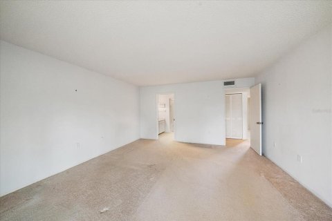Condo in Bradenton, Florida, 2 bedrooms № 2204846 - photo 15