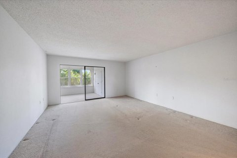 Condo in Bradenton, Florida, 2 bedrooms № 2204846 - photo 13