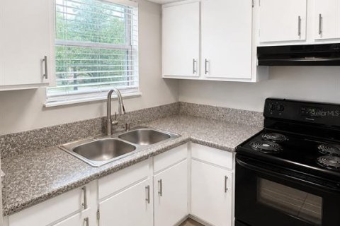 Touwnhouse à louer à Leesburg, Floride: 2 chambres, 87.14 m2 № 2167735 - photo 4