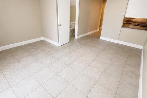 Touwnhouse à louer à Leesburg, Floride: 2 chambres, 87.14 m2 № 2167735 - photo 6