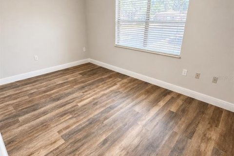 Touwnhouse à louer à Leesburg, Floride: 2 chambres, 87.14 m2 № 2167735 - photo 10