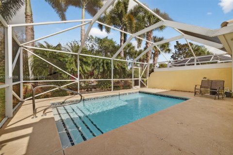 Купить виллу или дом в Порт-Сент-Луси, Флорида 2 спальни, 141.77м2, № 2007406 - фото 12