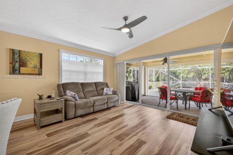 Купить виллу или дом в Порт-Сент-Луси, Флорида 2 спальни, 141.77м2, № 2007406 - фото 22