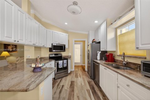 Купить виллу или дом в Порт-Сент-Луси, Флорида 2 спальни, 141.77м2, № 2007406 - фото 26