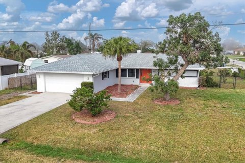 Casa en alquiler en Venice, Florida, 2 dormitorios, 149.39 m2 № 1901363 - foto 1