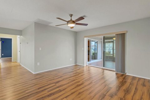 Casa en alquiler en Venice, Florida, 2 dormitorios, 149.39 m2 № 1901363 - foto 4