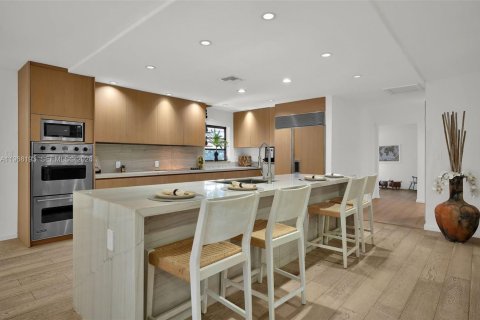 Casa en venta en Fort Lauderdale, Florida, 5 dormitorios, 380.06 m2 № 2029332 - foto 10