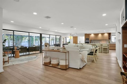 Casa en venta en Fort Lauderdale, Florida, 5 dormitorios, 380.06 m2 № 2029332 - foto 4