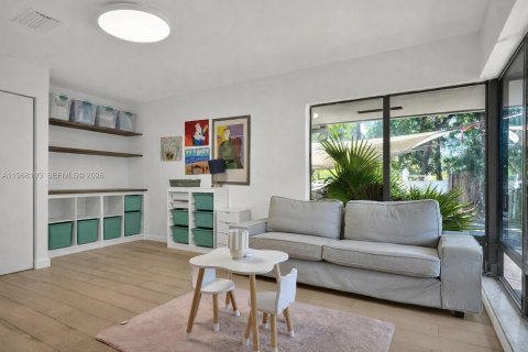 Casa en venta en Fort Lauderdale, Florida, 5 dormitorios, 380.06 m2 № 2029332 - foto 17