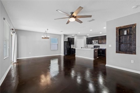 House in Plant City, Florida 3 bedrooms, 151.06 sq.m. № 2200738 - photo 12