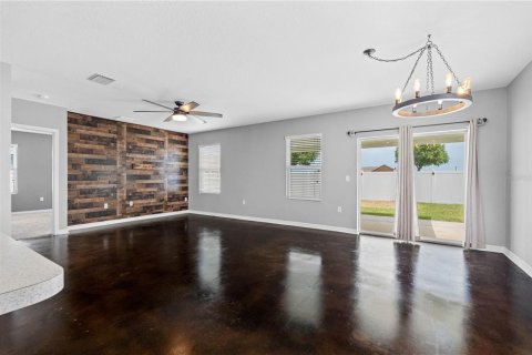 House in Plant City, Florida 3 bedrooms, 151.06 sq.m. № 2200738 - photo 10