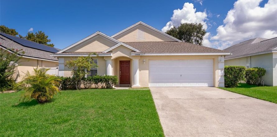 Villa ou maison à Clermont, Floride 4 chambres, 176.05 m2 № 1904293