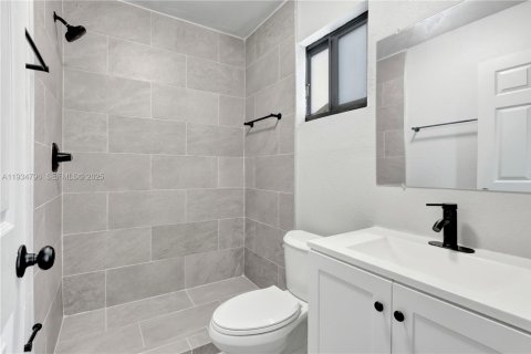 Casa en alquiler en Pompano Beach, Florida, 4 dormitorios, 140.47 m2 № 1993015 - foto 10