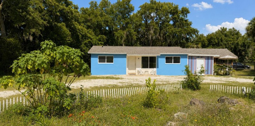 House in Vero Beach, Florida 2 bedrooms, 95.32 sq.m. № 2399685