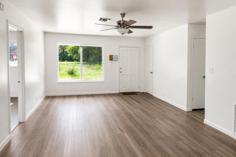 House in Vero Beach, Florida 2 bedrooms, 95.32 sq.m. № 2399685 - photo 4