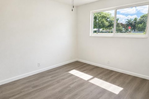House in Vero Beach, Florida 2 bedrooms, 95.32 sq.m. № 2399685 - photo 7