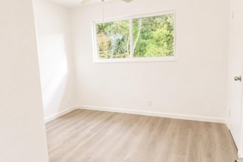 House in Vero Beach, Florida 2 bedrooms, 95.32 sq.m. № 2399685 - photo 12