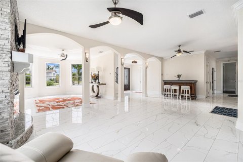 Casa en venta en New Port Richey, Florida, 3 dormitorios, 161.09 m2 № 1747064 - foto 14