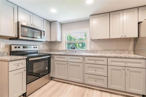 Immobilier commercial à vendre à New Port Richey, Floride: 2 chambres, 95.41 m2 № 2341490 - photo 14