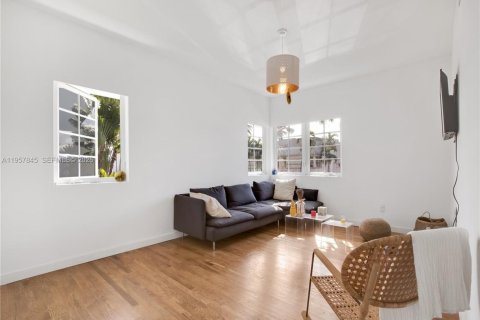 Condominio en alquiler en Miami Beach, Florida, 3 dormitorios, 114.27 m2 № 2027281 - foto 24