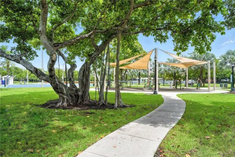 Condominio en alquiler en Miami Beach, Florida, 3 dormitorios, 114.27 m2 № 2027281 - foto 30