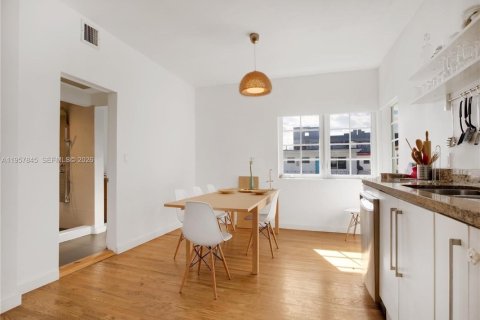 Condominio en alquiler en Miami Beach, Florida, 3 dormitorios, 114.27 m2 № 2027281 - foto 11