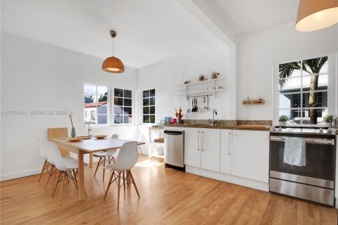 Condominio en alquiler en Miami Beach, Florida, 3 dormitorios, 114.27 m2 № 2027281 - foto 6