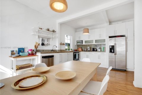 Condominio en alquiler en Miami Beach, Florida, 3 dormitorios, 114.27 m2 № 2027281 - foto 7