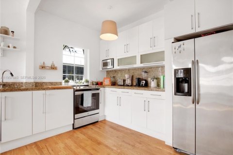 Condominio en alquiler en Miami Beach, Florida, 3 dormitorios, 114.27 m2 № 2027281 - foto 20