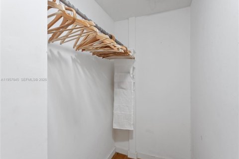 Condominio en alquiler en Miami Beach, Florida, 3 dormitorios, 114.27 m2 № 2027281 - foto 15