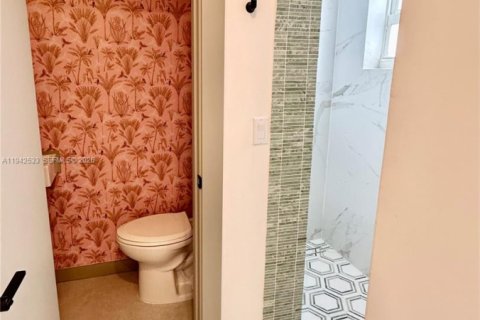 Condominio en venta en North Miami, Florida, 1 dormitorio, 82.31 m2 № 1999984 - foto 13