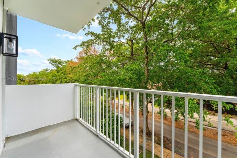Condominio en venta en North Miami, Florida, 1 dormitorio, 82.31 m2 № 1999984 - foto 16