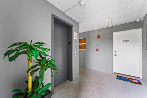 Condominio en venta en North Miami, Florida, 1 dormitorio, 82.31 m2 № 1999984 - foto 18