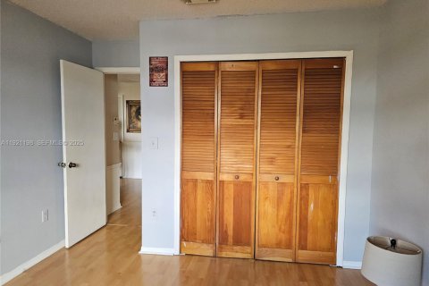 House in Miami, Florida 3 bedrooms, 205.87 sq.m. № 1977454 - photo 14