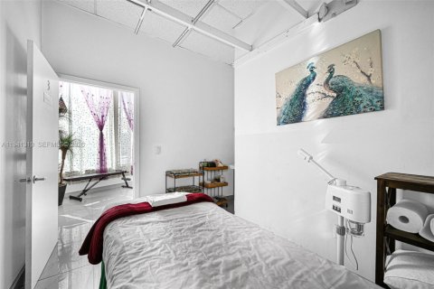 Commercial property in Wilton Manors, Florida № 1998564 - photo 23