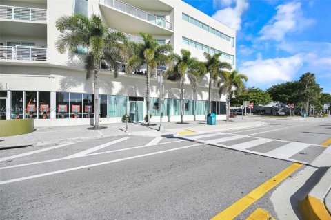 Commercial property in Wilton Manors, Florida № 1998564 - photo 14