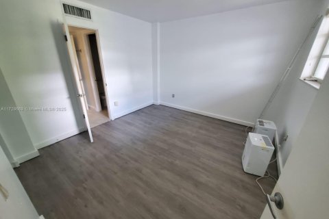 Купить кондоминиум в Майами, Флорида 2 спальни, 86.03м2, № 1479275 - фото 10