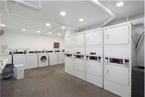 Купить кондоминиум в Майами, Флорида 2 спальни, 86.03м2, № 1479275 - фото 14