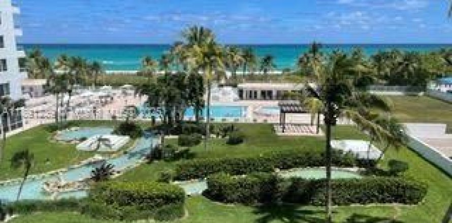 Кондоминиум с 2 спальнями в Майами-Бич, Флорида № 2057471