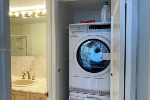 Купить кондоминиум в Майами-Бич, Флорида 2 спальни, 115.66м2, № 2057471 - фото 20