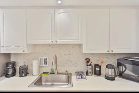 Copropriété à vendre à Hollywood, Floride: 1 chambre, 84.08 m2 № 1922599 - photo 13