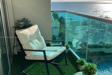 Copropriété à vendre à Hollywood, Floride: 1 chambre, 84.08 m2 № 1922599 - photo 1
